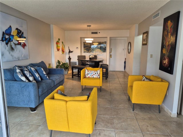 1 of 23 - 4001 Hillcrest Dr 705, Hollywood, FL