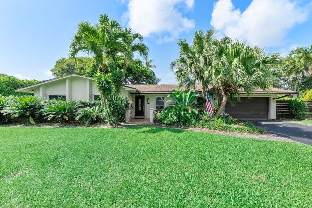 1 of 28 - 8740 Sw 183rd Ter, Palmetto Bay, FL