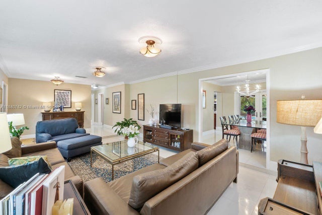 3 of 28 - 8740 Sw 183rd Ter, Palmetto Bay, FL