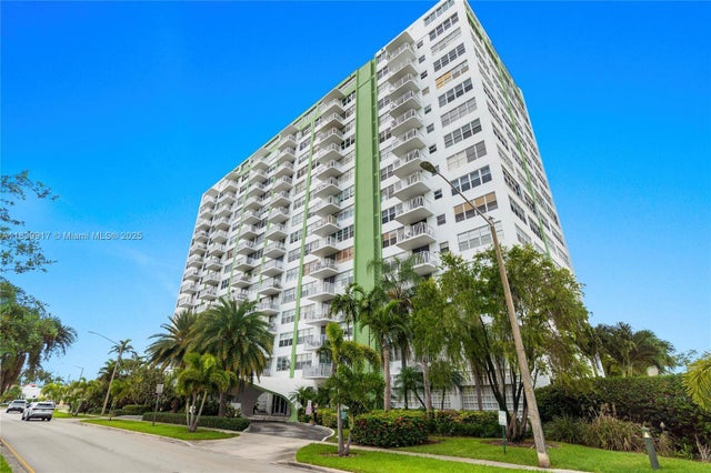 2 of 41 - 2100 W Sans Souci Blvd E1, North Miami, FL