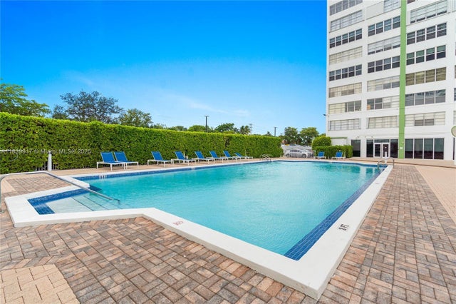 4 of 41 - 2100 W Sans Souci Blvd E1, North Miami, FL