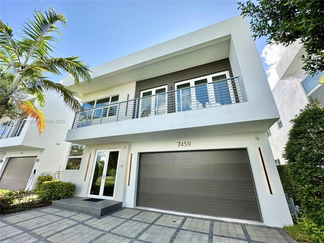 1 of 61 - 7459 Nw 97th Ct, Doral, FL