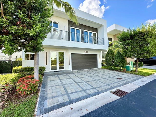 2 of 61 - 7459 Nw 97th Ct, Doral, FL