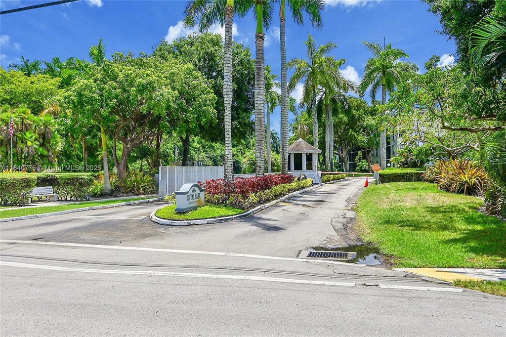 112 S Royal Park Dr 1c, Oakland Park