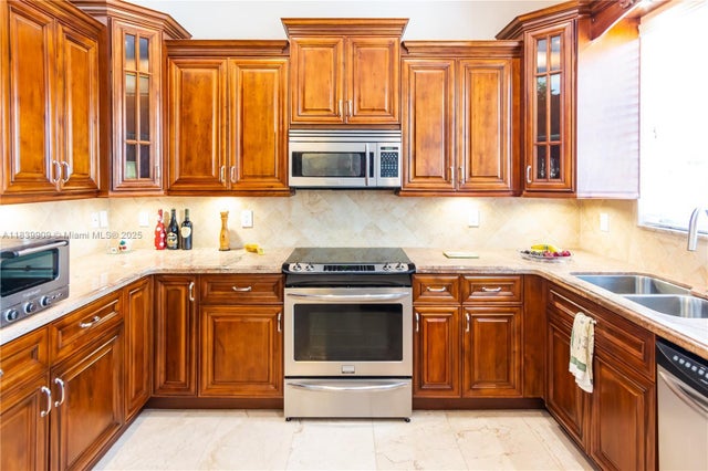 2 of 69 - 10564 Nw 57th St, Doral, FL
