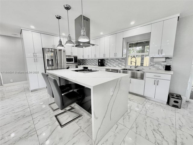2 of 30 - 161 Nw 46th Ter, Plantation, FL