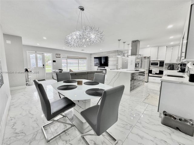 3 of 30 - 161 Nw 46th Ter, Plantation, FL