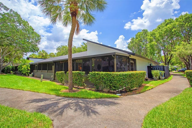 4 of 67 - 16041 Fairway Ter 121, Weston, FL