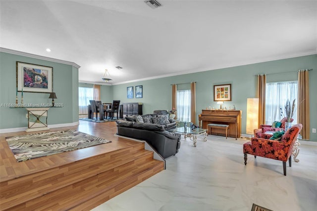 4 of 53 - 11331 Nw 64th Ter, Doral, FL