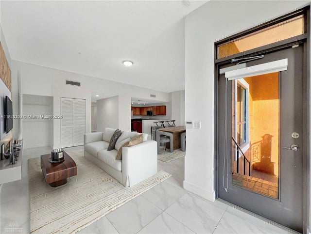 5 of 7 - 8390 Sw 72nd Ave 106, Miami, FL