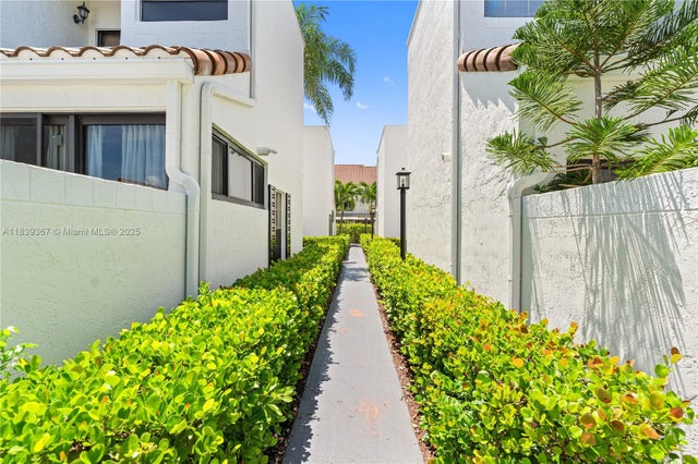 5 of 41 - 21200 Harbor Way 118-11, Aventura, FL