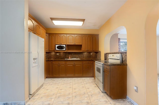 5 of 20 - 1180 Nw 135th St, North Miami, FL