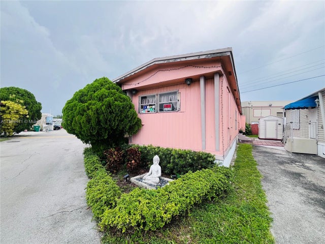 2 of 20 - 8181 Nw South River Dr, Medley, FL