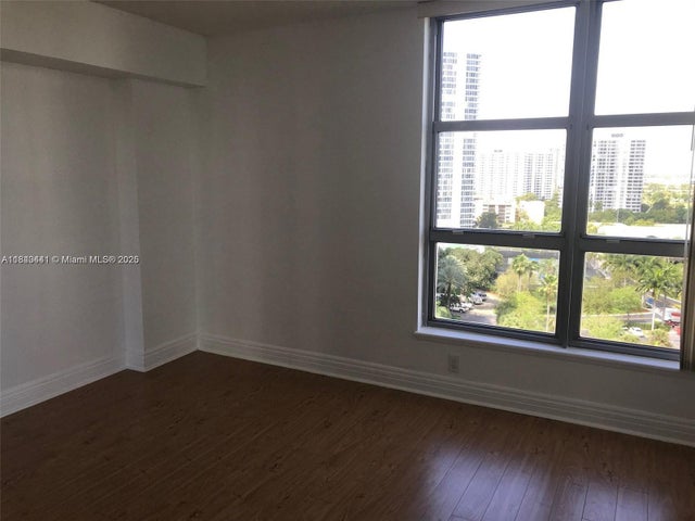 5 of 27 - 19101 Ne 36th Ct 1506, Aventura, FL