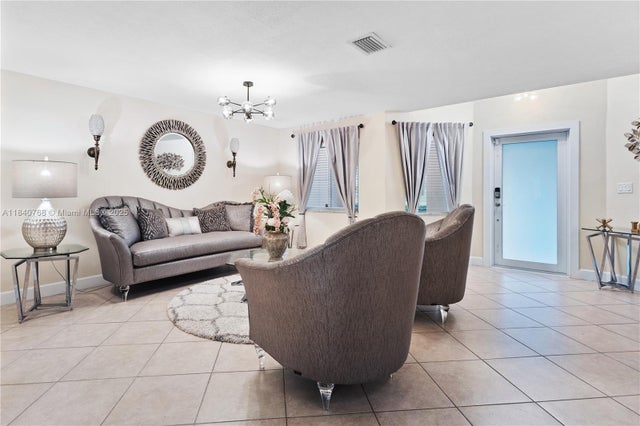 3 of 47 - 4461 Sw 162nd Ct, Miami, FL