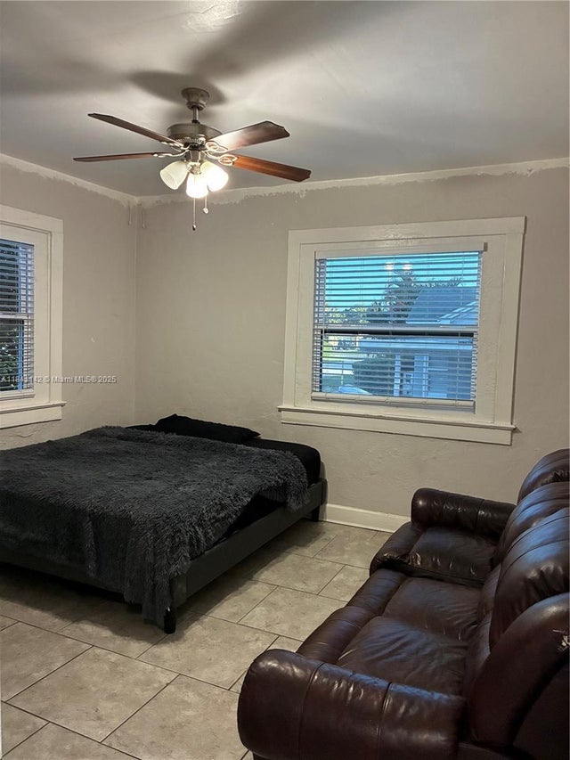 5 of 26 - 500 Evergreen Dr, Lake Park, FL