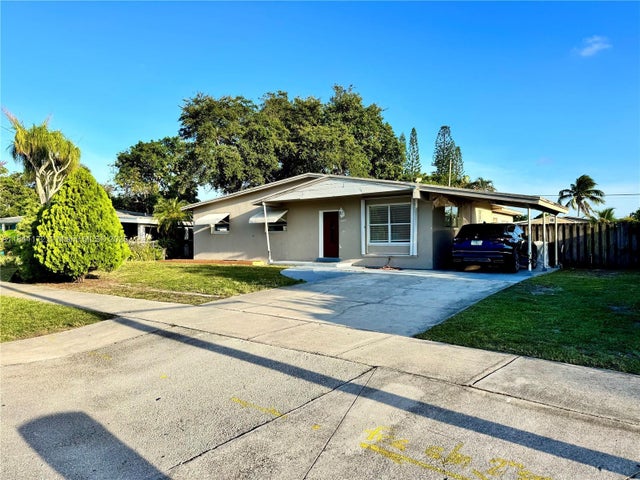 1 of 24 - 3800 Sw 31st Dr, West Park, FL