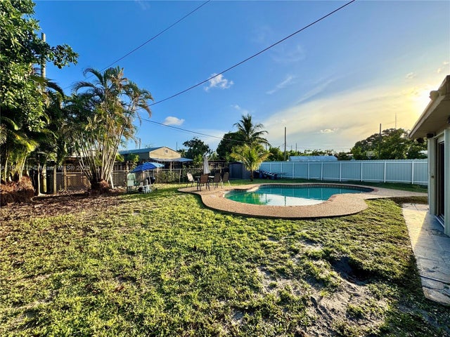 5 of 24 - 3800 Sw 31st Dr, West Park, FL