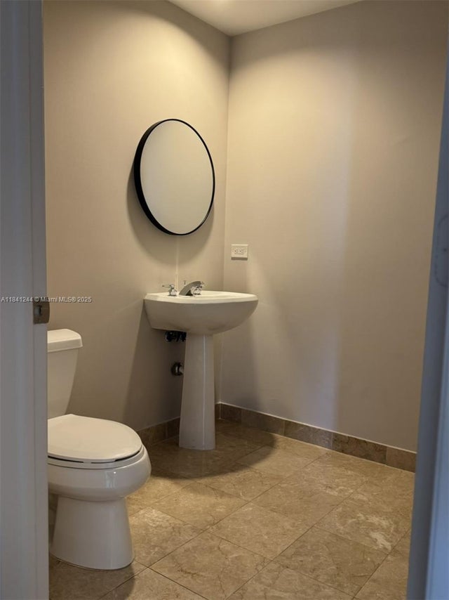 3 of 14 - 801 Brickell Key Blvd 2705, Miami, FL