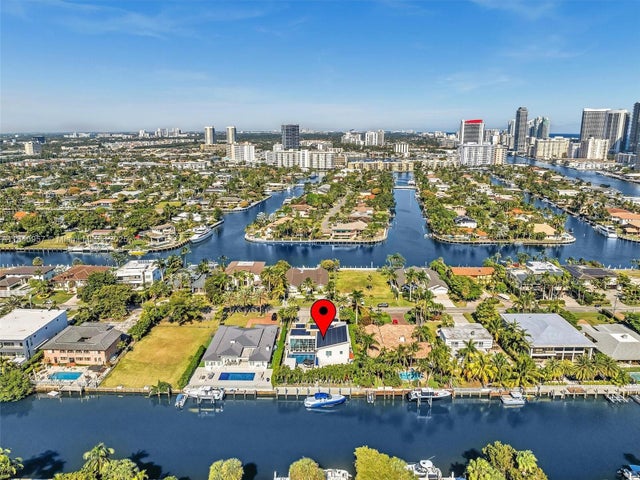 2 of 76 - 307 Holiday Dr, Hallandale Beach, FL