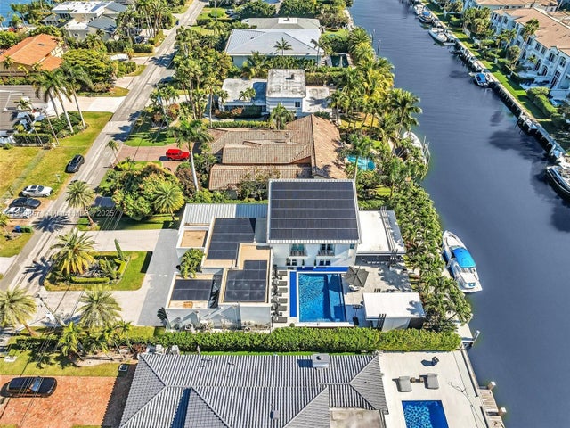 4 of 76 - 307 Holiday Dr, Hallandale Beach, FL
