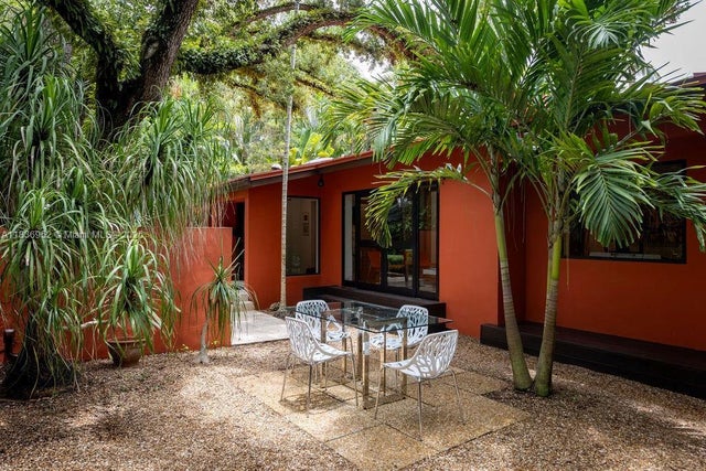 3 of 42 - 3570 Avocado Ave, Miami, FL