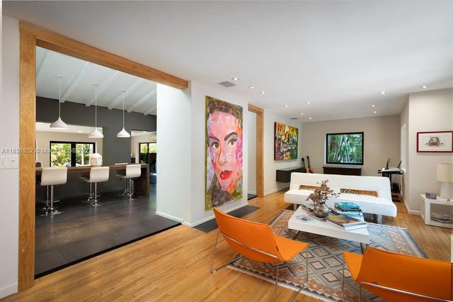 5 of 42 - 3570 Avocado Ave, Miami, FL