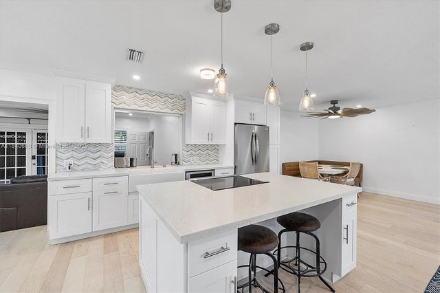1 of 23 - 4980 Sw 8th Ct, Margate, FL