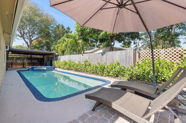2 of 23 - 4980 Sw 8th Ct, Margate, FL