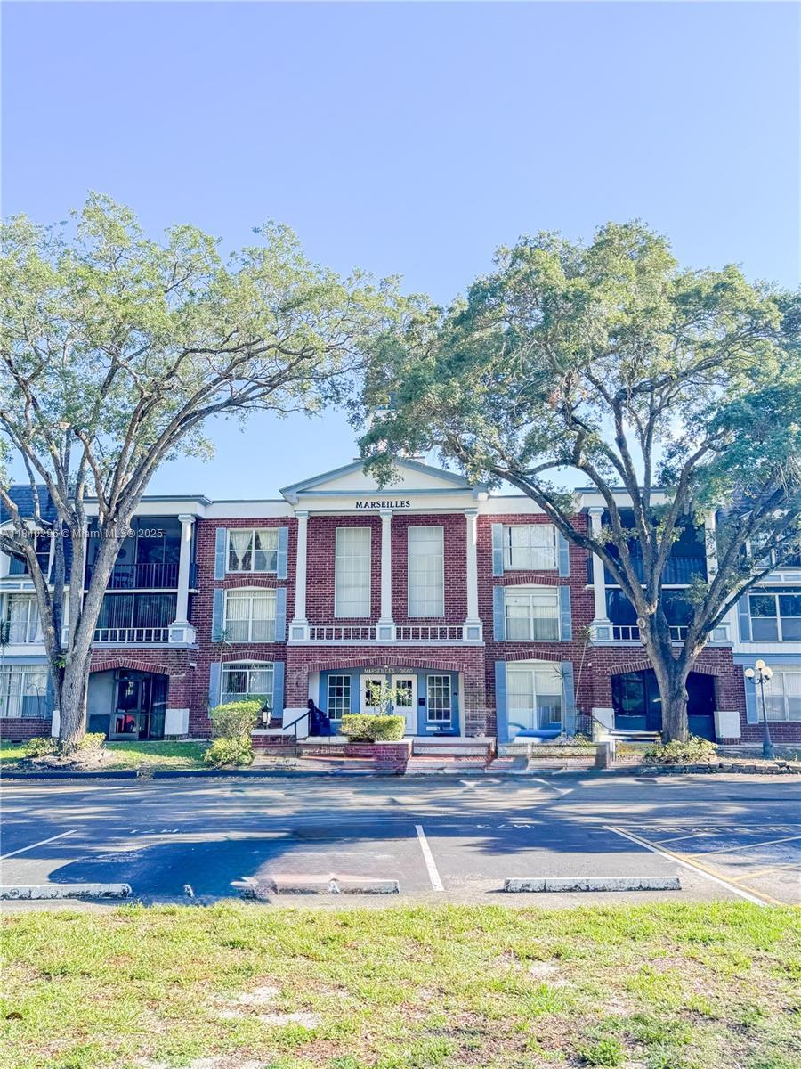 3660 Inverrary 1y, Lauderhill