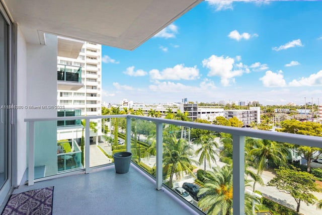 1 of 15 - 1000 West Ave 609, Miami Beach, FL