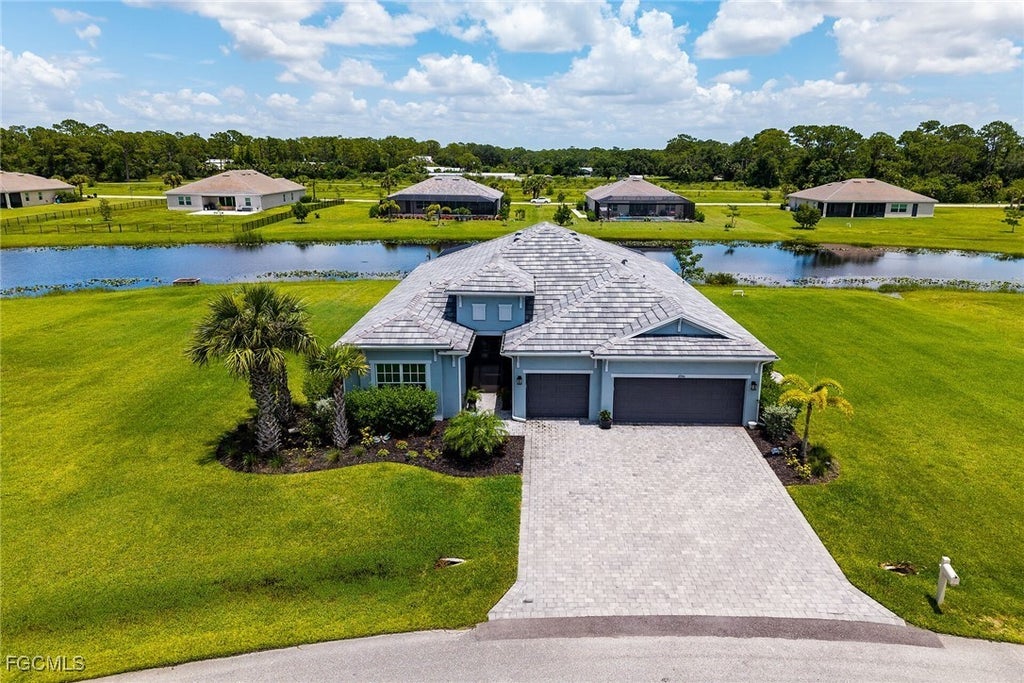 17190 Serengeti Cir, Alva