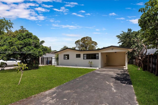 2 of 40 - 2609 Sw 13th Pl, Fort Lauderdale, FL