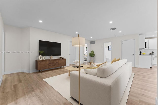5 of 40 - 2609 Sw 13th Pl, Fort Lauderdale, FL