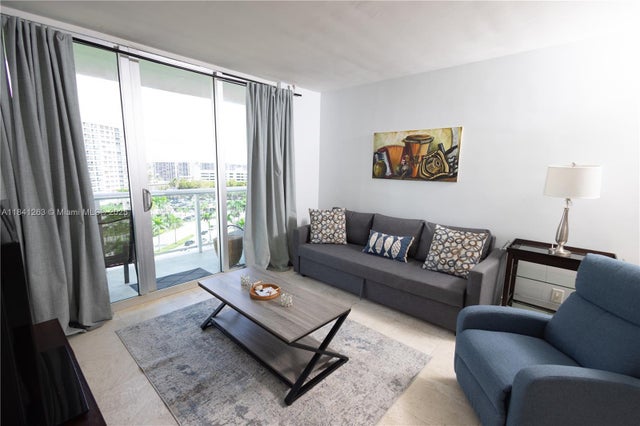 4 of 29 - 3901 S Ocean Dr 11p, Hollywood, FL