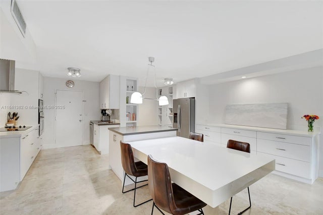 2 of 24 - 800 Ne 195th St 212, Miami, FL