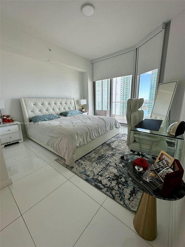 3 of 31 - 851 Ne 1st Ave 3005, Miami, FL