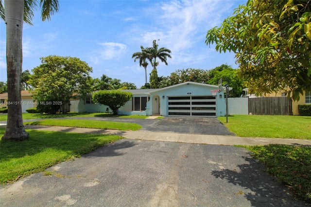 3 of 29 - 19820 Sw 83rd Ave, Cutler Bay, FL