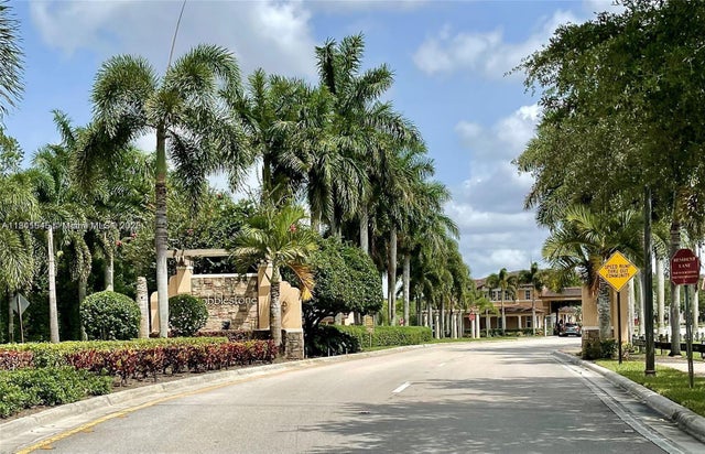 4 of 49 - 14615 Sw 14th St 14615, Pembroke Pines, FL