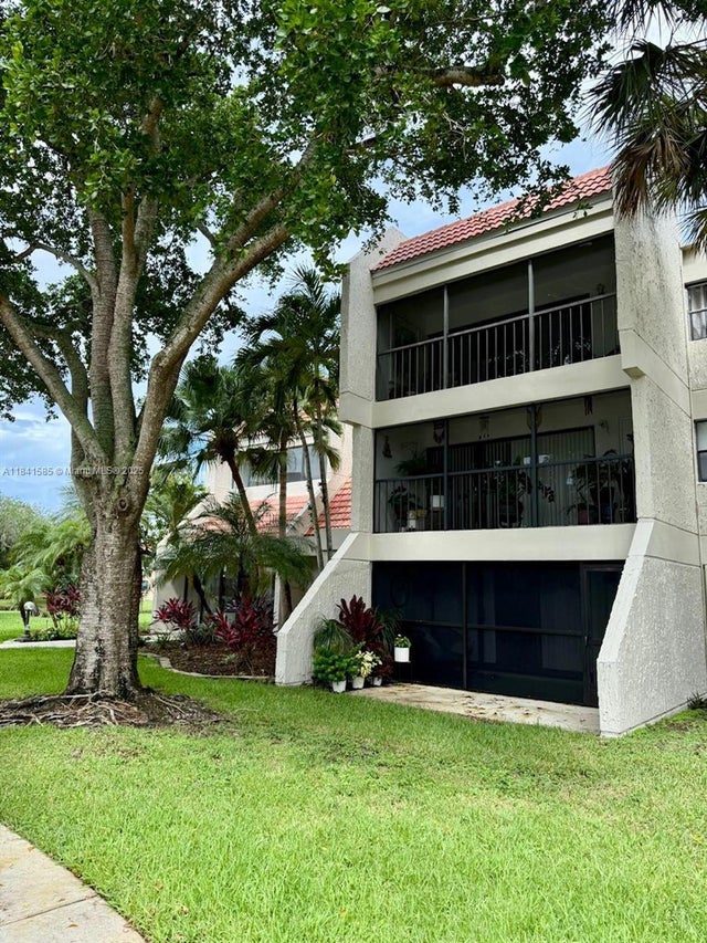 3 of 20 - 210 Lakeview Dr 102, Weston, FL