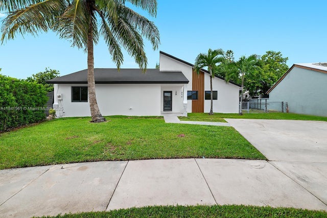 1 of 33 - 20956 Sw 123rd Ave, Miami, FL