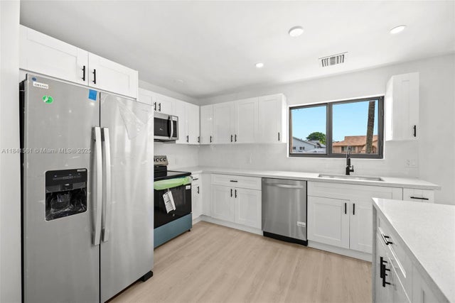 2 of 33 - 20956 Sw 123rd Ave, Miami, FL