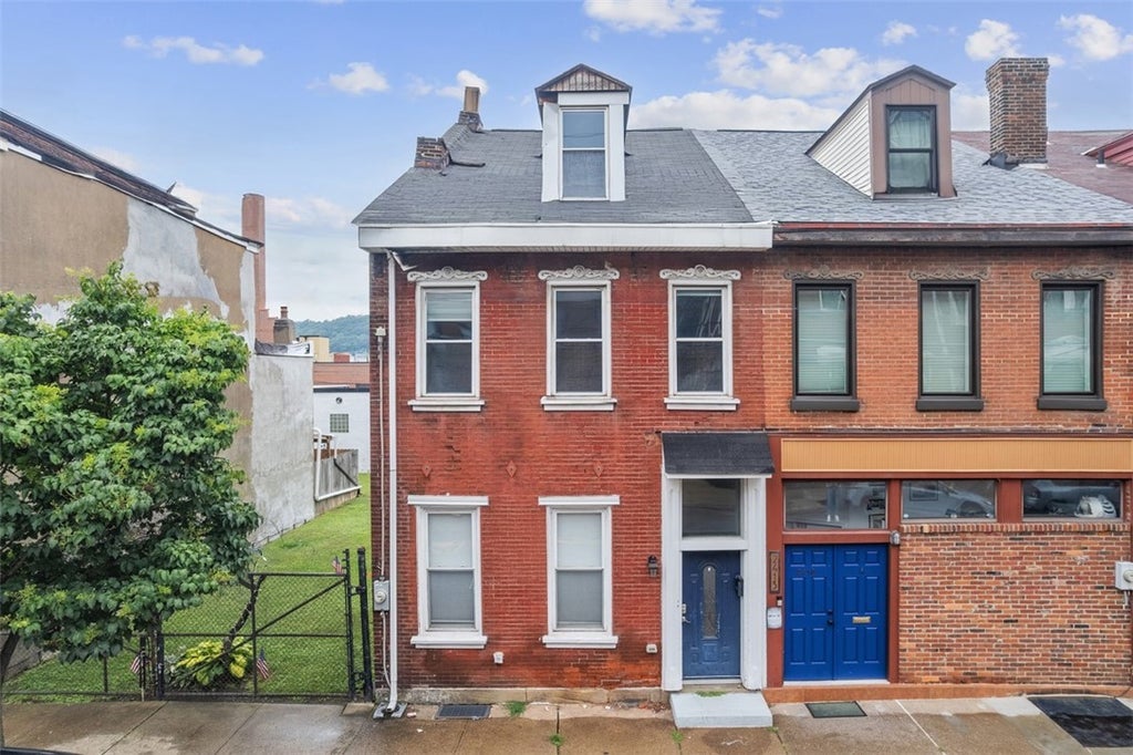 2411 Sarah, South Side