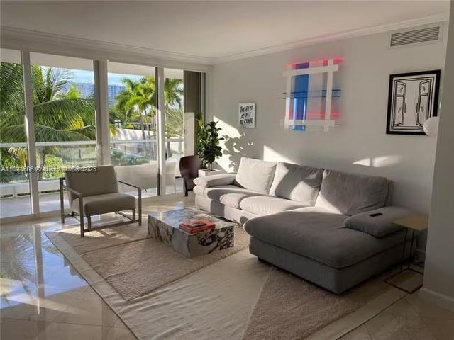 1 of 3 - 7000 Island Blvd 403, Aventura, FL