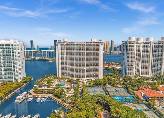 2 of 3 - 7000 Island Blvd 403, Aventura, FL