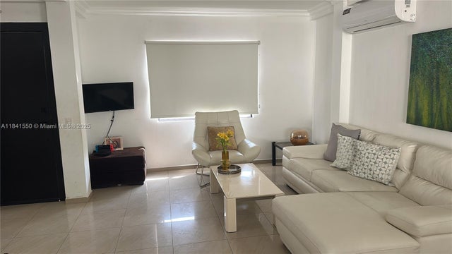 2 of 9 - La Serena Mzna 4 Villa 11 Calle 3era, , 