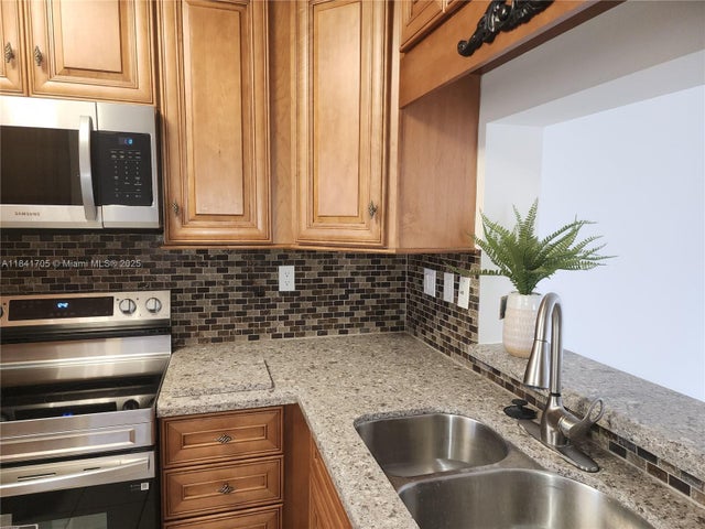 3 of 22 - 1900 Sabal Palm Dr 305, Davie, FL