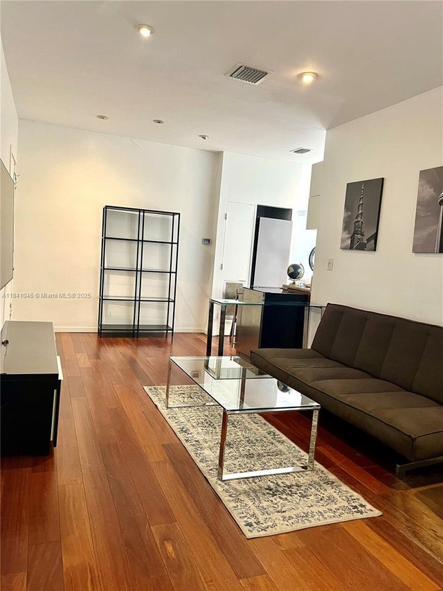 3 of 7 - 642 Michigan Ave 20, Miami Beach, FL