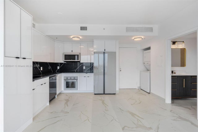 4 of 51 - 90 Sw 3rd St 2506, Miami, FL