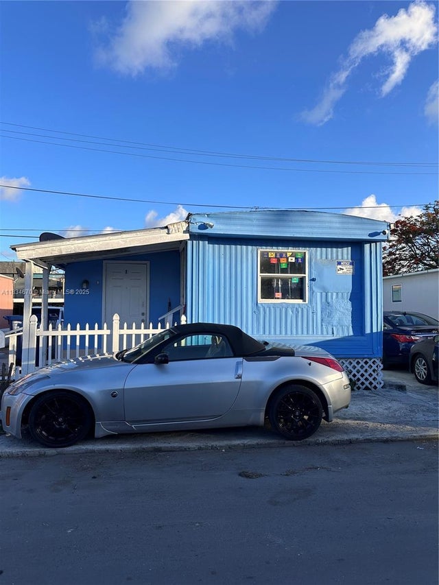 1 of 4 - 3520 Nw 79th St - F622, Miami, FL